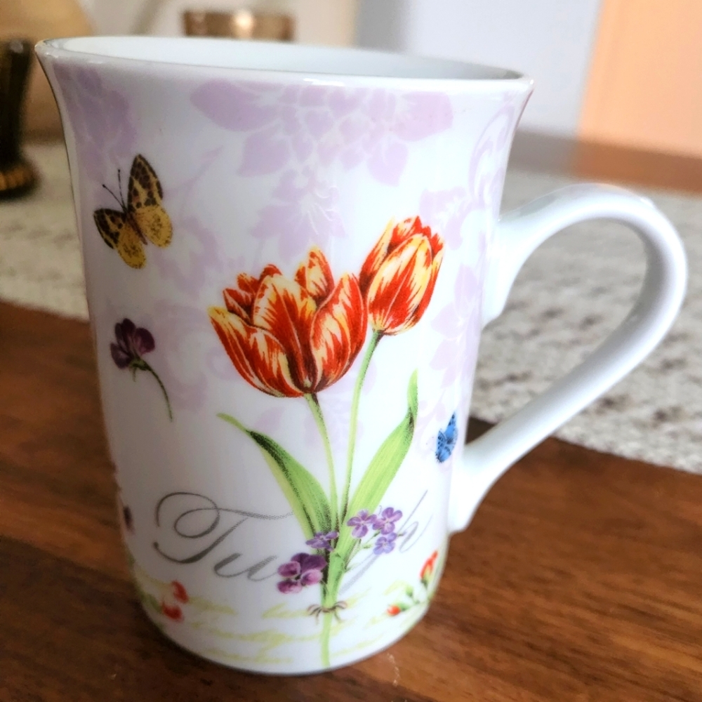 Vintage masterpiece porcelain tulip coffee mug